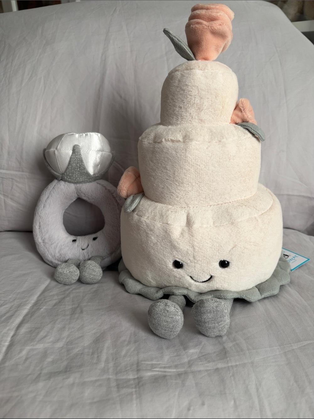 Jellycat Amuseables Wedding Cake & Amuseables Diamond Ring